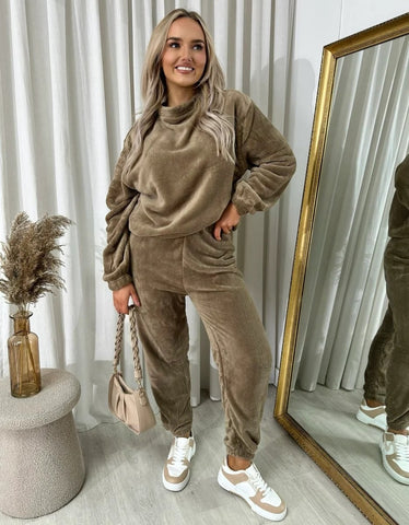 NEW LADIES VELOUR FLUFFY JOGGER TOP C0-ORD SUIT COSY WARM TRAVEL LOUNGEWEAR SET