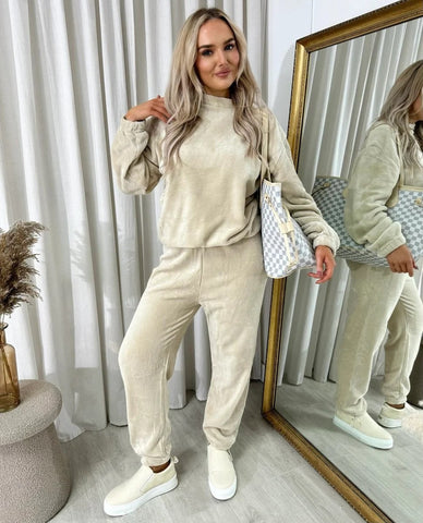 NEW LADIES VELOUR FLUFFY JOGGER TOP C0-ORD SUIT COSY WARM TRAVEL LOUNGEWEAR SET